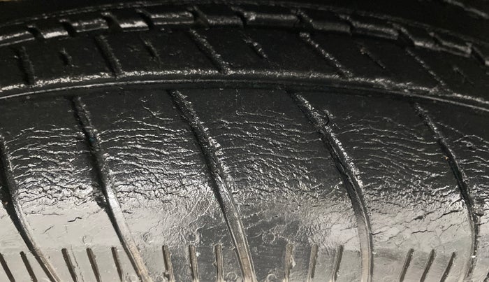 2016 Maruti Swift ZXI, Petrol, Manual, 38,175 km, Right Front Tyre Tread