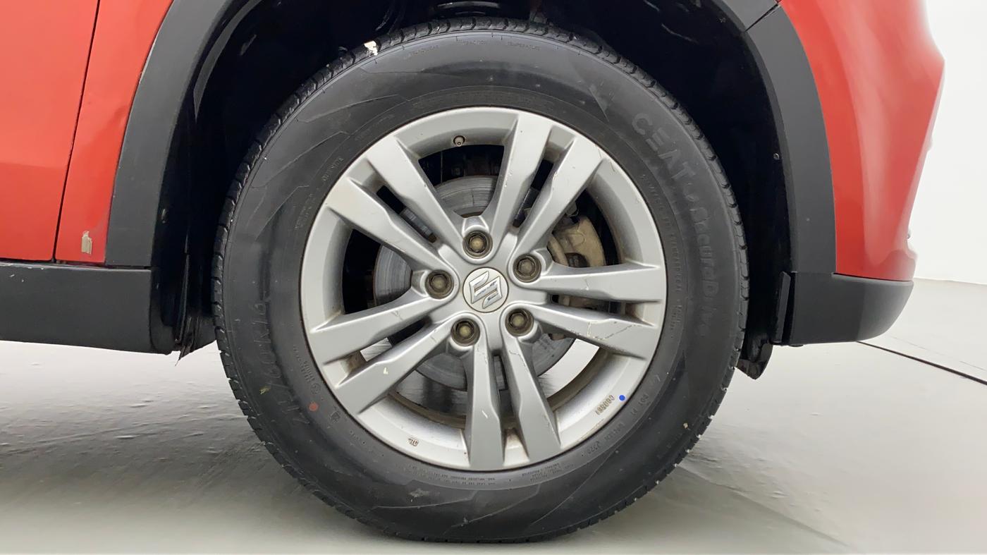 2017 Maruti Vitara Brezza ZDI PLUS, Diesel, Manual, 76,606 km, Right Front Wheel