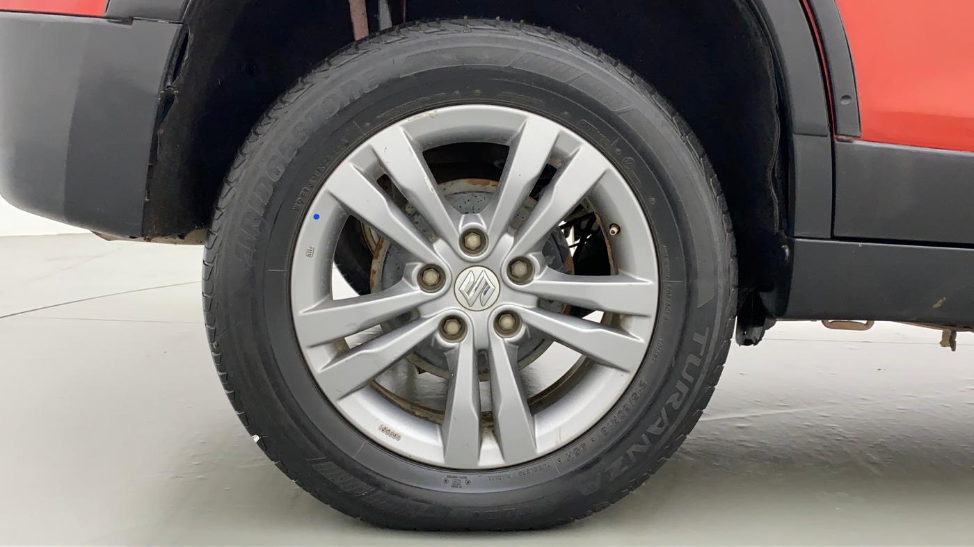 2017 Maruti Vitara Brezza ZDI PLUS, Diesel, Manual, 76,606 km, Right Rear Wheel