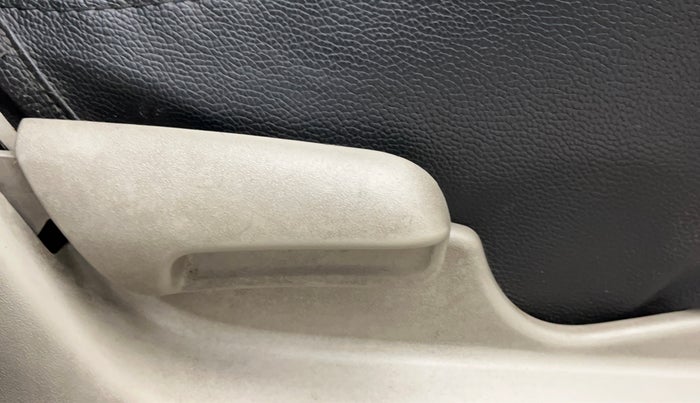 2017 Maruti Celerio VXI CNG, CNG, Manual, 71,445 km, Driver Side Adjustment Panel