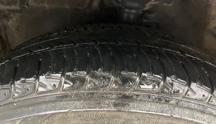 2017 Maruti Celerio VXI CNG, CNG, Manual, 71,445 km, Left Front Tyre Tread