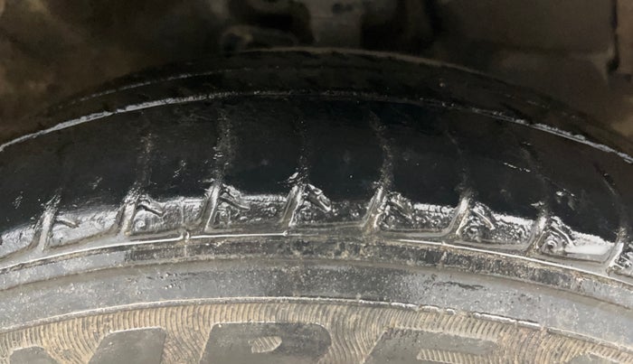 2017 Maruti Celerio VXI CNG, CNG, Manual, 71,445 km, Right Front Tyre Tread