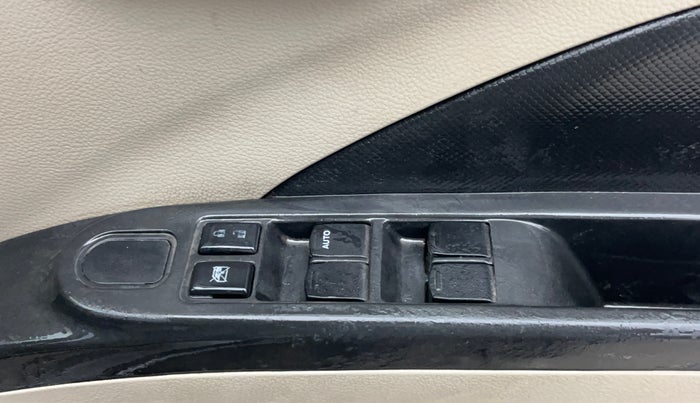 2017 Maruti Celerio VXI CNG, CNG, Manual, 71,445 km, Driver Side Door Panels Control