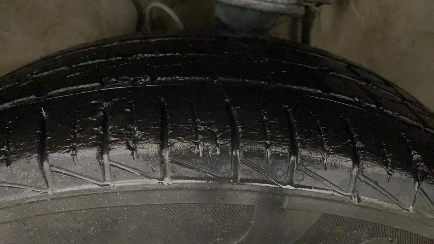 2019 Maruti Alto LXI, CNG, Manual, 61,116 km, Left Front Tyre Tread