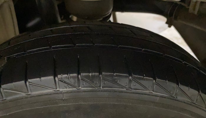 2019 Maruti Alto LXI, CNG, Manual, 60,505 km, Left Rear Tyre Tread