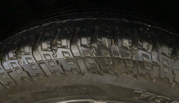 2023 Mahindra XUV700 AX 5 D MT 7 STR, Diesel, Manual, 80,296 km, Right Front Tyre Tread