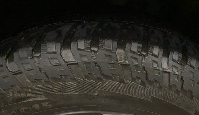 2023 Mahindra XUV700 AX 5 D MT 7 STR, Diesel, Manual, 80,296 km, Left Front Tyre Tread