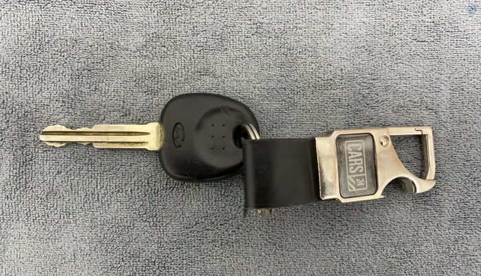 2016 Hyundai Eon 1.0 MAGNA O, Petrol, Manual, 95,995 km, Key Close Up