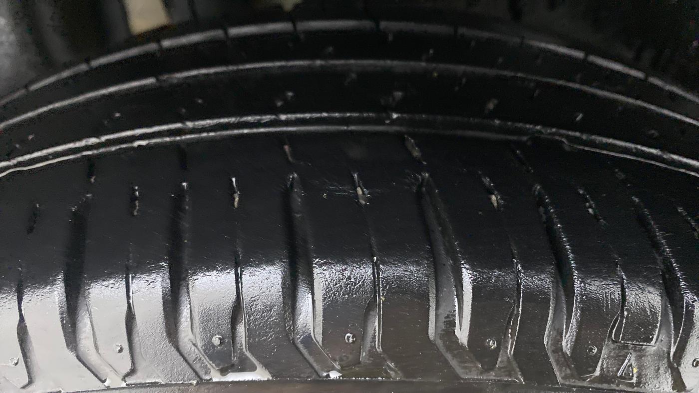 2019 Maruti Dzire ZXI AMT, Petrol, Automatic, 34,989 km, Right Rear Tyre Tread