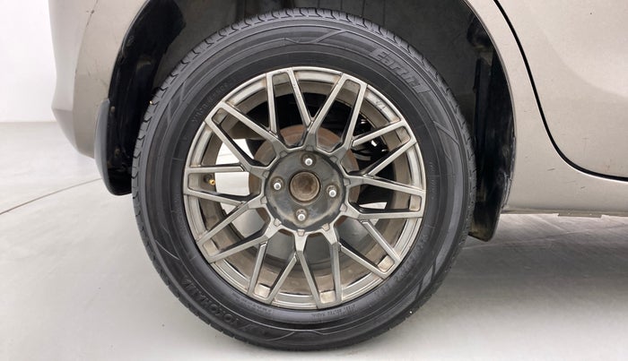 2018 Maruti Swift VXI AMT, Petrol, Automatic, 82,919 km, Right Rear Wheel