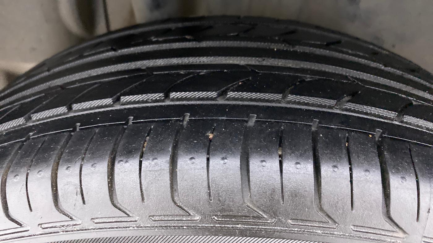 2018 Maruti Swift VXI AMT, Petrol, Automatic, 82,919 km, Right Rear Tyre Tread