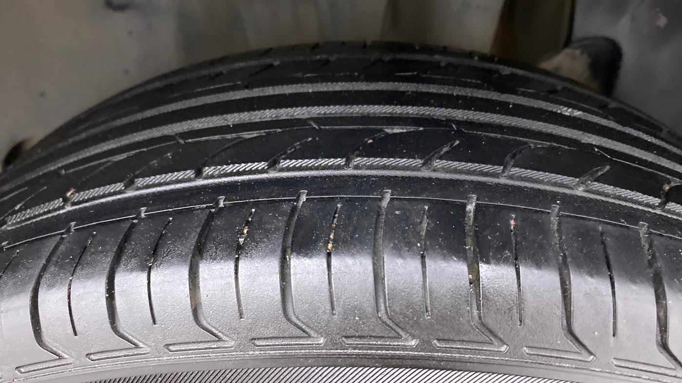 2018 Maruti Swift VXI AMT, Petrol, Automatic, 82,919 km, Left Rear Tyre Tread