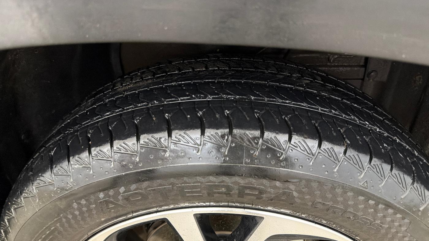 2023 Toyota URBAN CRUISER HYRYDER V HYBRID, Hybrid, Automatic, 58,158 km, Right Front Tyre Tread