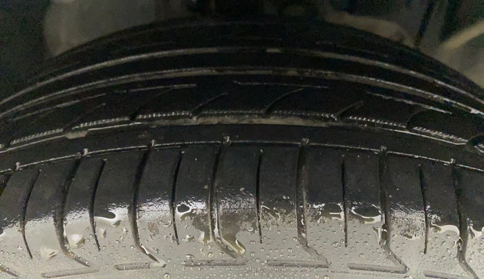 2016 Ford Ecosport TITANIUM+ 1.0L ECOBOOST, Petrol, Manual, 54,951 km, Right Front Tyre Tread