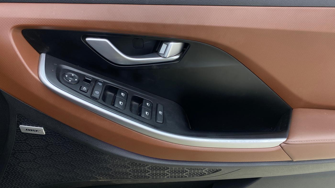 2023 Hyundai ALCAZAR 1.5 SIGNATURE (O) TURBO DCT 7, Petrol, Automatic, 36,065 km, Driver Side Door Panels Control