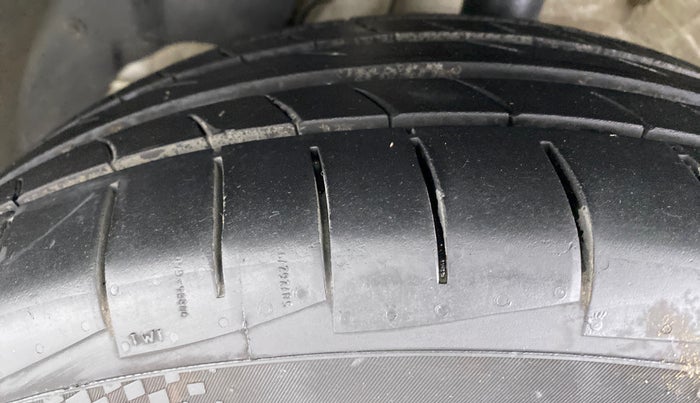 2021 MG HECTOR SUPER HYBRID PETROL MT, Petrol, Manual, 7,646 km, Left Front Tyre Tread