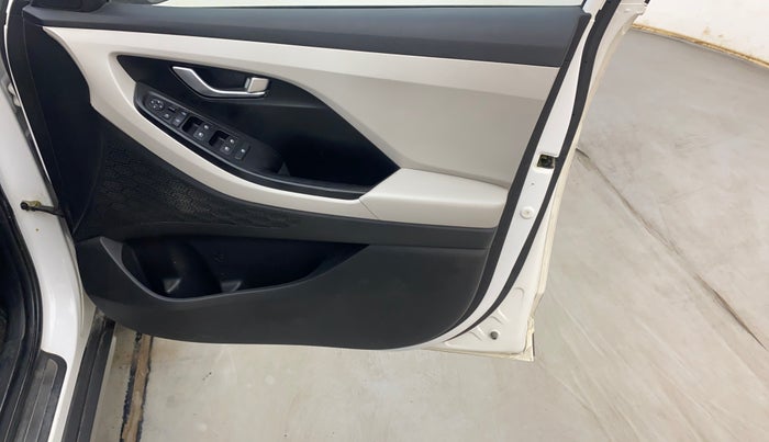 2020 Hyundai Creta SX IVT 1.5 PETROL, Petrol, Automatic, 50,743 km, Driver Side Door Panels Control