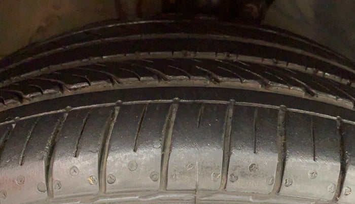 2018 Skoda Rapid MONTE CARLO 1.6 MPI AT, Petrol, Automatic, 55,307 km, Right Front Tyre Tread