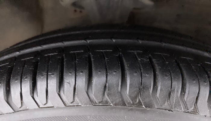 2013 Hyundai i10 MAGNA 1.2 KAPPA2, Petrol, Manual, 55,166 km, Right Front Tyre Tread
