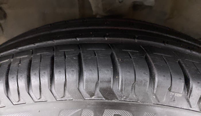 2013 Hyundai i10 MAGNA 1.2 KAPPA2, Petrol, Manual, 55,166 km, Left Front Tyre Tread