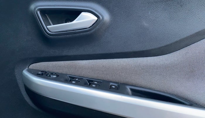 2021 Nissan MAGNITE XV MT, Petrol, Manual, 48,334 km, Driver Side Door Panels Control