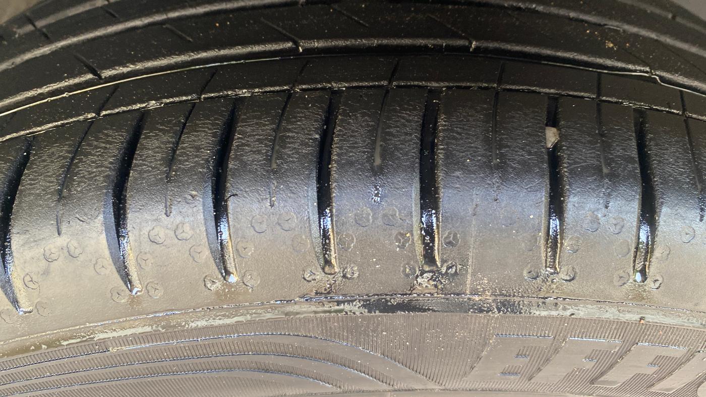 2023 MG HECTOR SAVVY PRO 1.5 TURBO CVT PETROL, Petrol, Automatic, 20,629 km, Right Front Tyre Tread