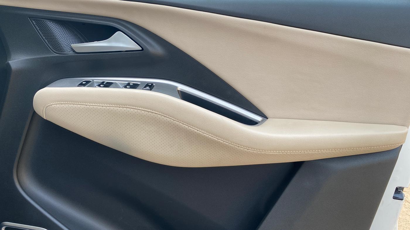 2023 MG HECTOR SAVVY PRO 1.5 TURBO CVT PETROL, Petrol, Automatic, 20,629 km, Driver Side Door Panels Control