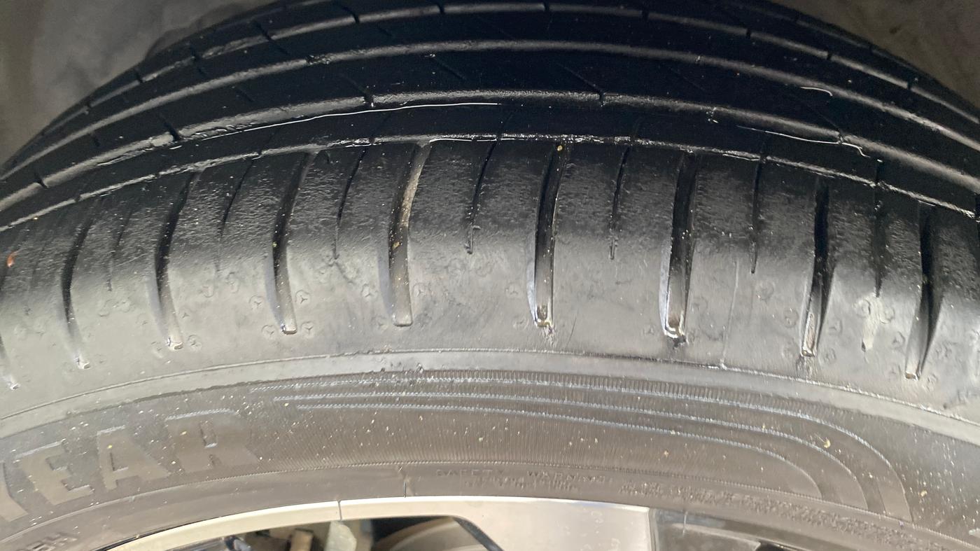 2023 MG HECTOR SAVVY PRO 1.5 TURBO CVT PETROL, Petrol, Automatic, 20,629 km, Left Front Tyre Tread