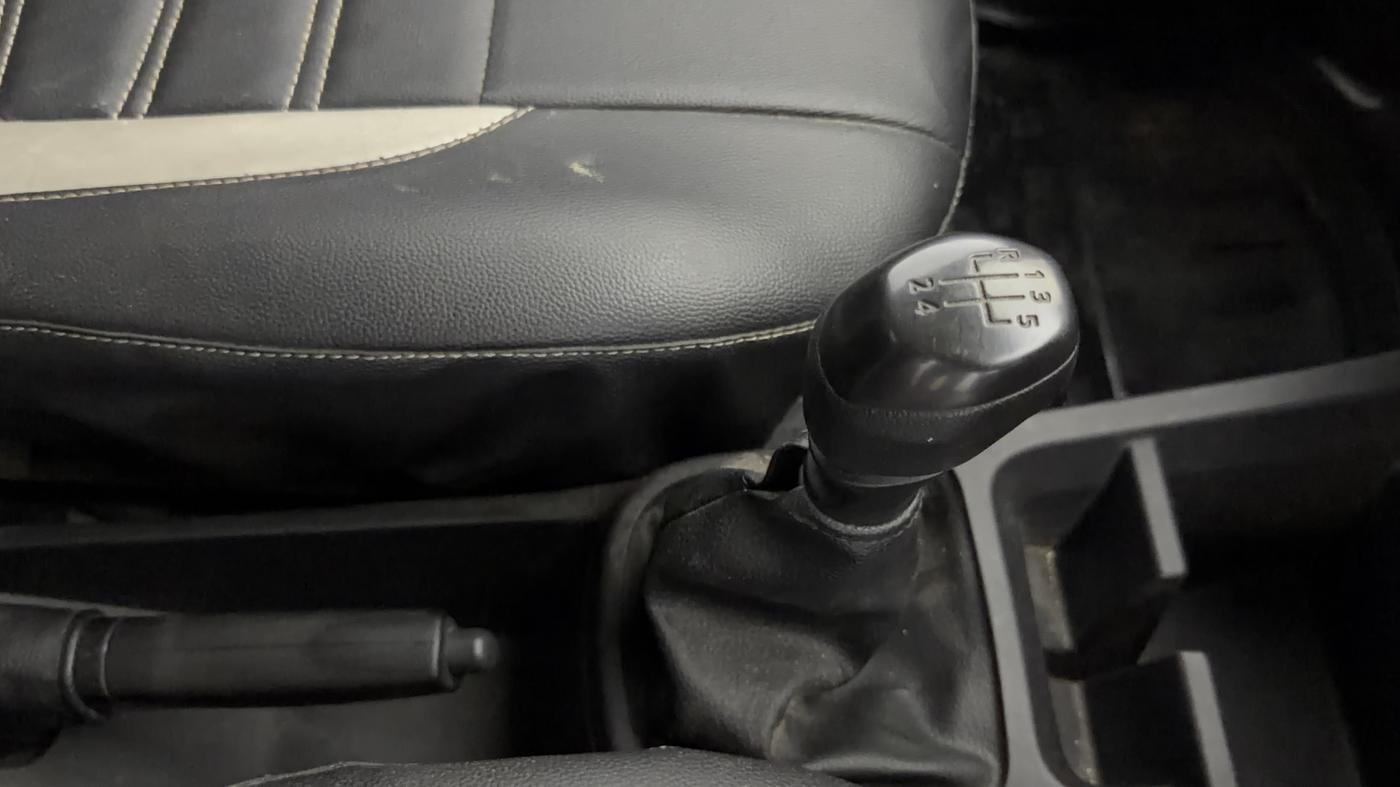 2021 Renault Kwid RXL, Petrol, Manual, 44,709 km, Gear Lever