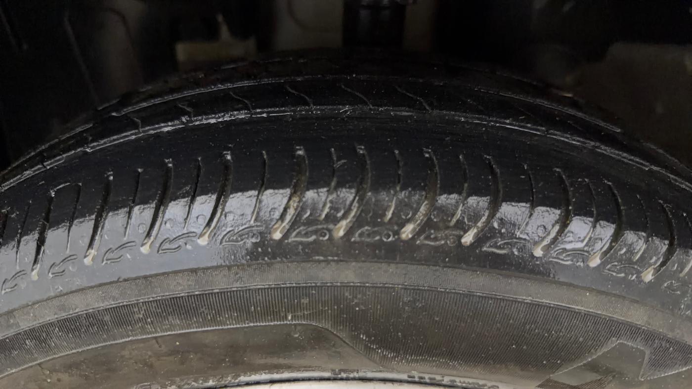 2021 Renault Kwid RXL, Petrol, Manual, 44,709 km, Left Front Tyre Tread