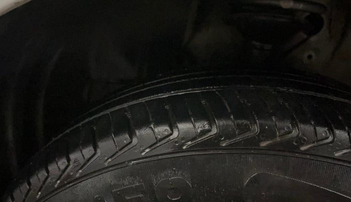 2022 Maruti New Wagon-R LXI CNG 1.0, CNG, Manual, 30,837 km, Left Front Tyre Tread