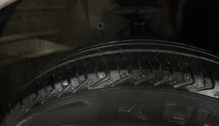 2022 Maruti New Wagon-R LXI CNG 1.0, CNG, Manual, 30,837 km, Right Front Tyre Tread