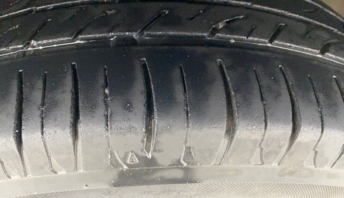 2016 Honda Jazz 1.2L I-VTEC SV, Petrol, Manual, 83,707 km, Left Front Tyre Tread