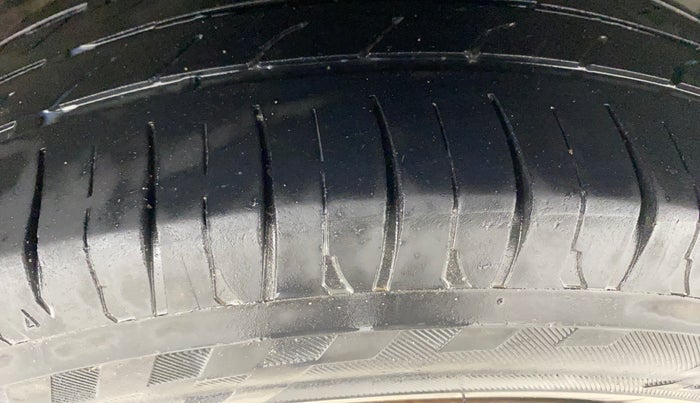 2016 Honda Jazz 1.2L I-VTEC SV, Petrol, Manual, 83,707 km, Left Rear Tyre Tread