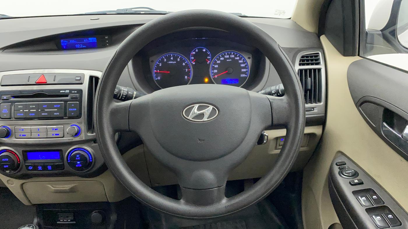 2013 Hyundai i20 MAGNA (O) 1.2, Petrol, Manual, 90,419 km, Steering Wheel Close Up