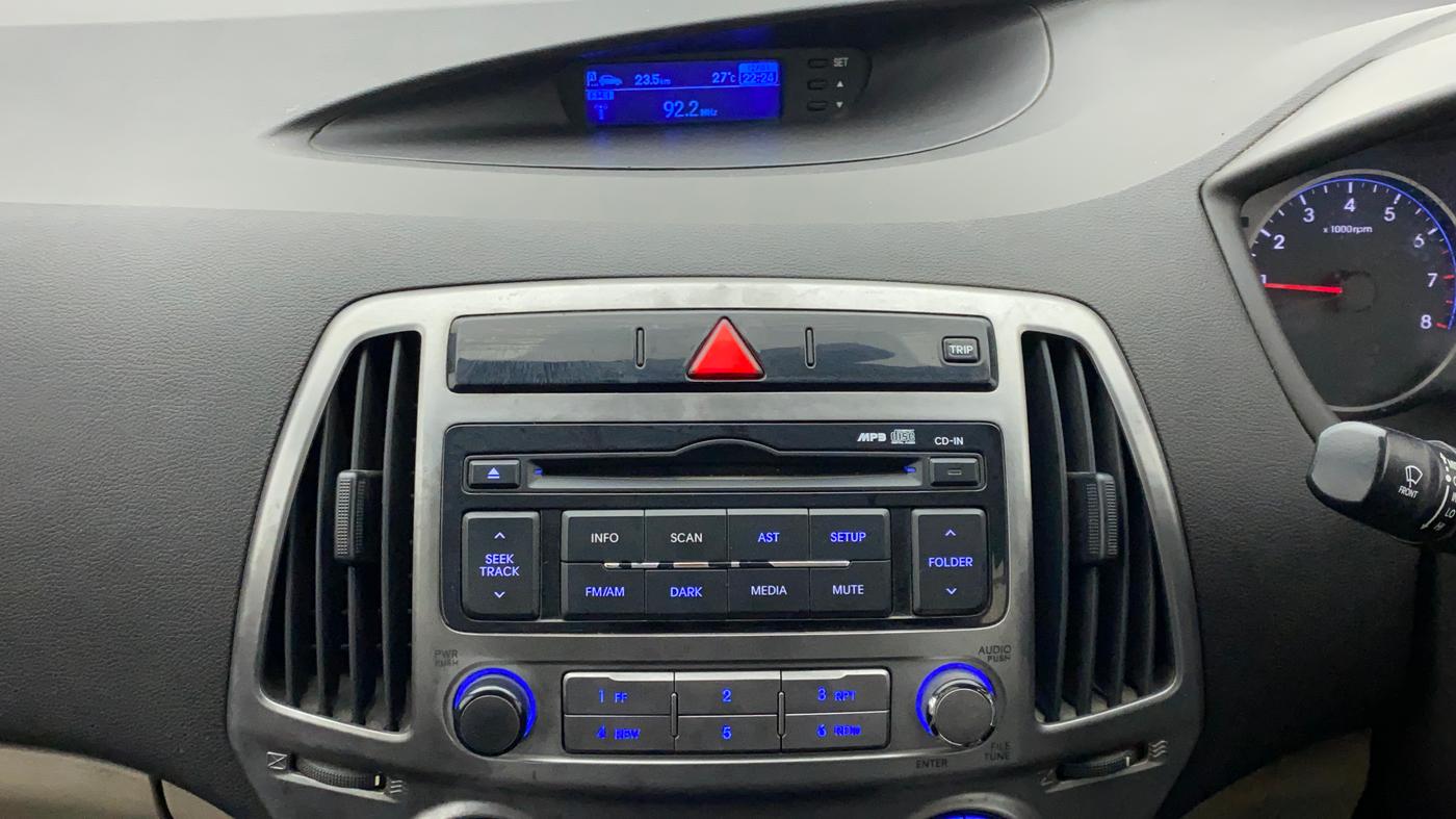 2013 Hyundai i20 MAGNA (O) 1.2, Petrol, Manual, 90,419 km, Infotainment System