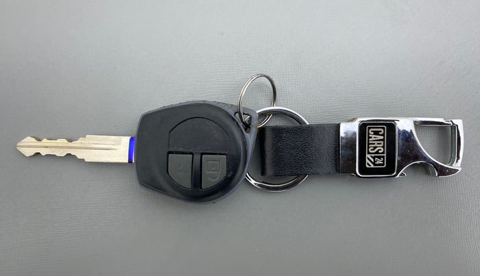 2013 Maruti Swift Dzire VDI, Diesel, Manual, 73,013 km, Key Close Up