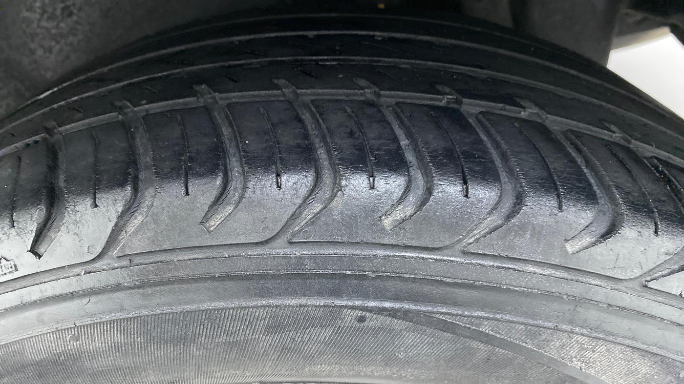 2013 Maruti Swift Dzire VDI, Diesel, Manual, 73,013 km, Left Rear Tyre Tread