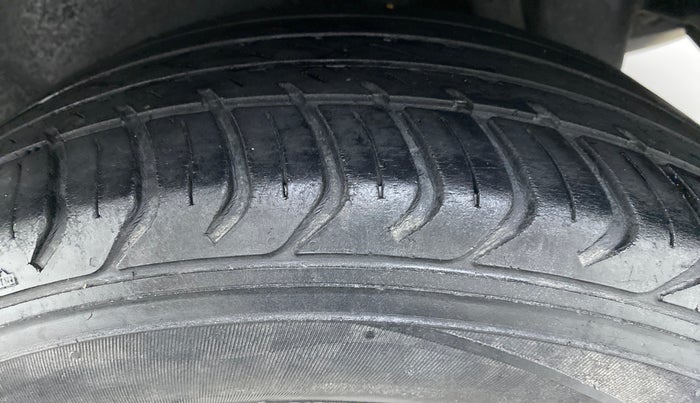 2013 Maruti Swift Dzire VDI, Diesel, Manual, 73,013 km, Left Rear Tyre Tread
