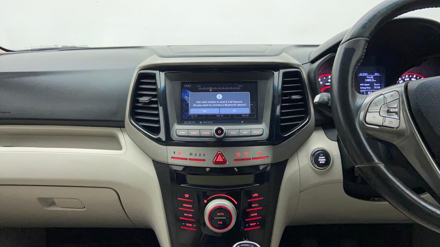 2021 Mahindra XUV300 1.2 W8 OPT, Petrol, Manual, 35,130 km, Air Conditioner