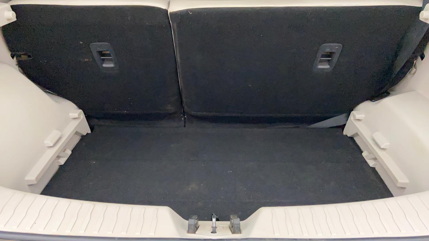 2021 Mahindra XUV300 1.2 W8 OPT, Petrol, Manual, 35,130 km, Boot Inside