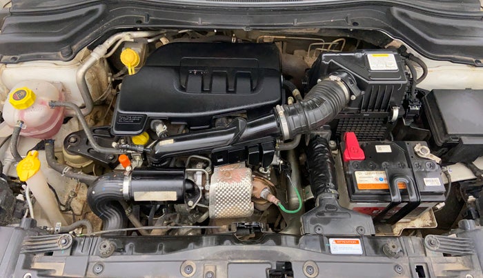2021 Mahindra XUV300 1.2 W8 OPT, Petrol, Manual, 35,130 km, Open Bonet