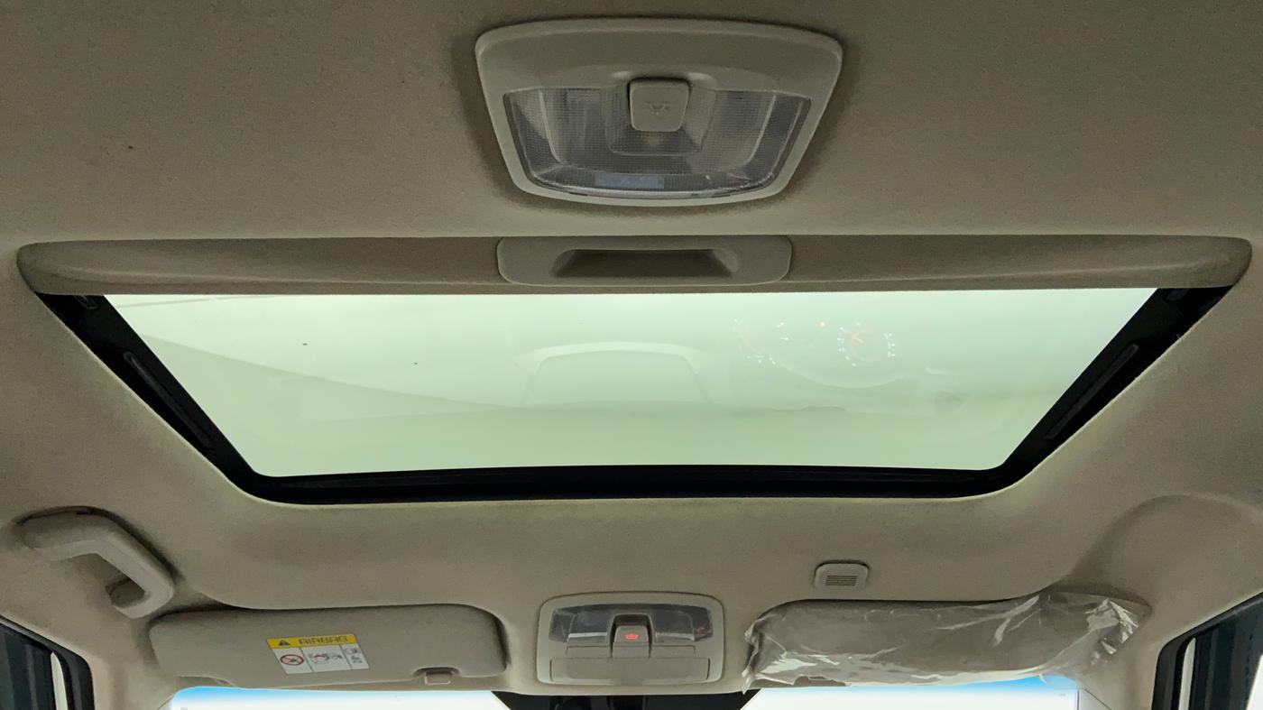 2021 Mahindra XUV300 1.2 W8 OPT, Petrol, Manual, 35,130 km, Moonroof/ Sunroof