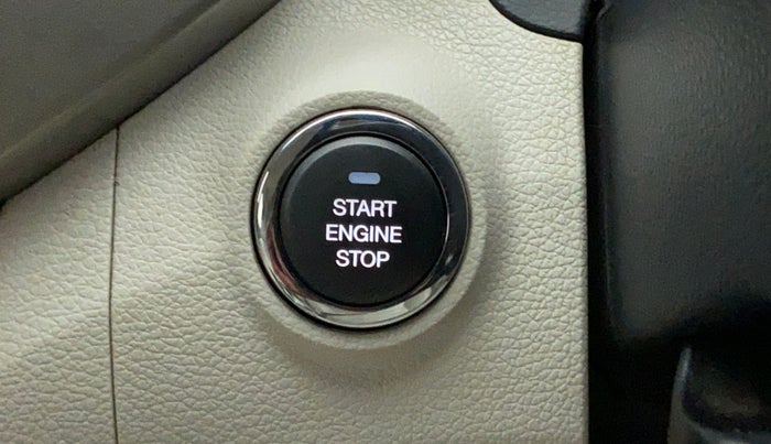 2021 Mahindra XUV300 1.2 W8 OPT, Petrol, Manual, 35,130 km, Keyless Start/ Stop Button