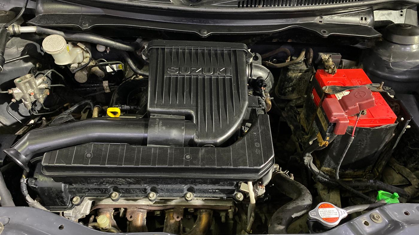 2016 Maruti Swift VXI, Petrol, Manual, 1,06,831 km, Engine View