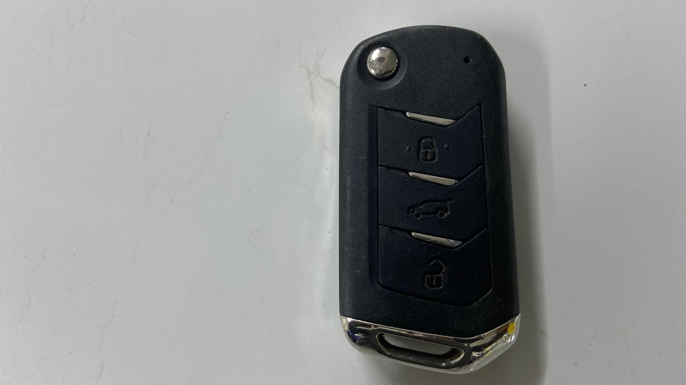 2021 Mahindra XUV700 AX 7 LUXURY D AT 7 STR, Diesel, Automatic, 75,523 km, Key Close Up