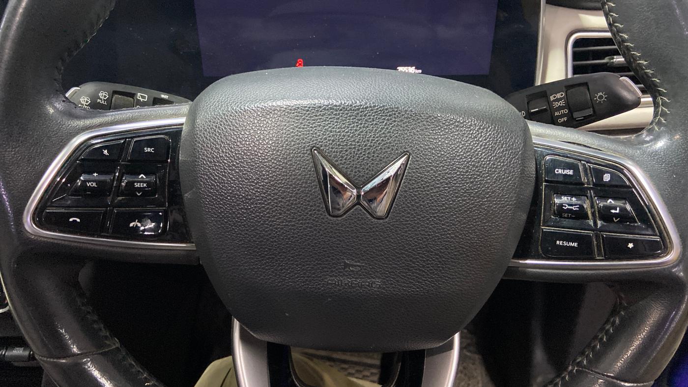 2021 Mahindra XUV700 AX 7 LUXURY D AT 7 STR, Diesel, Automatic, 75,523 km, Adaptive Cruise Control