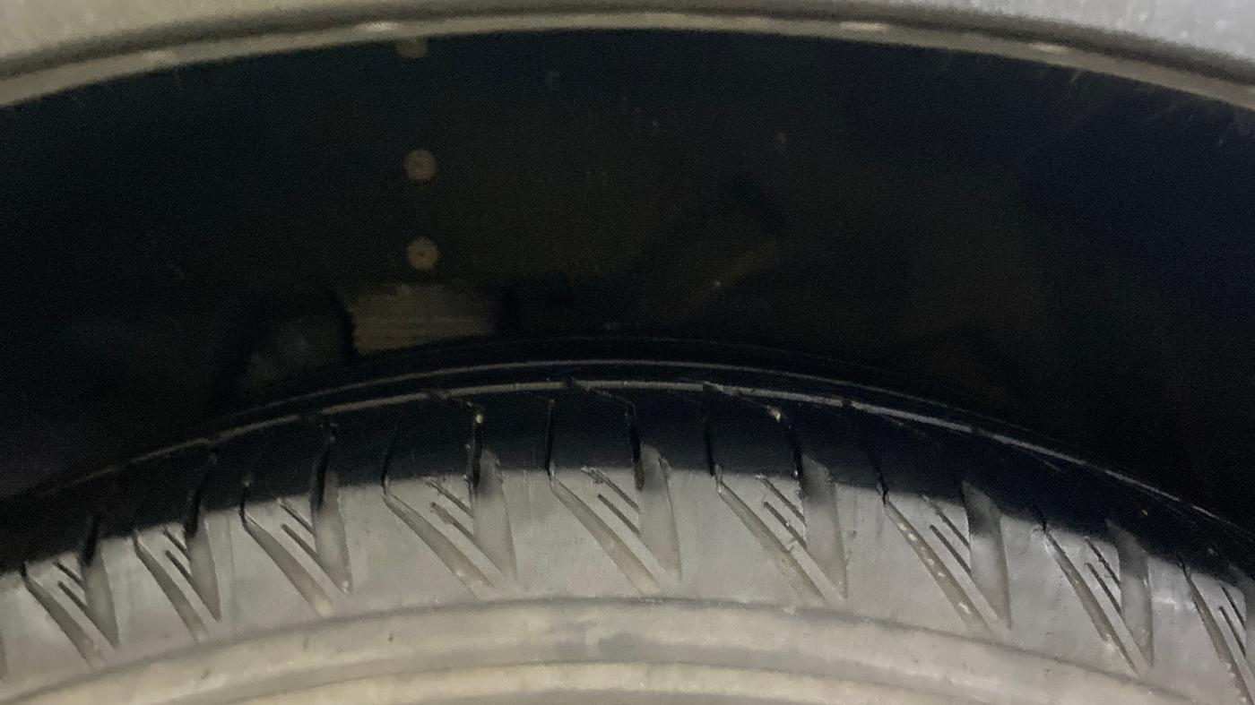 2021 Mahindra XUV700 AX 7 LUXURY D AT 7 STR, Diesel, Automatic, 75,523 km, Right Rear Tyre Tread