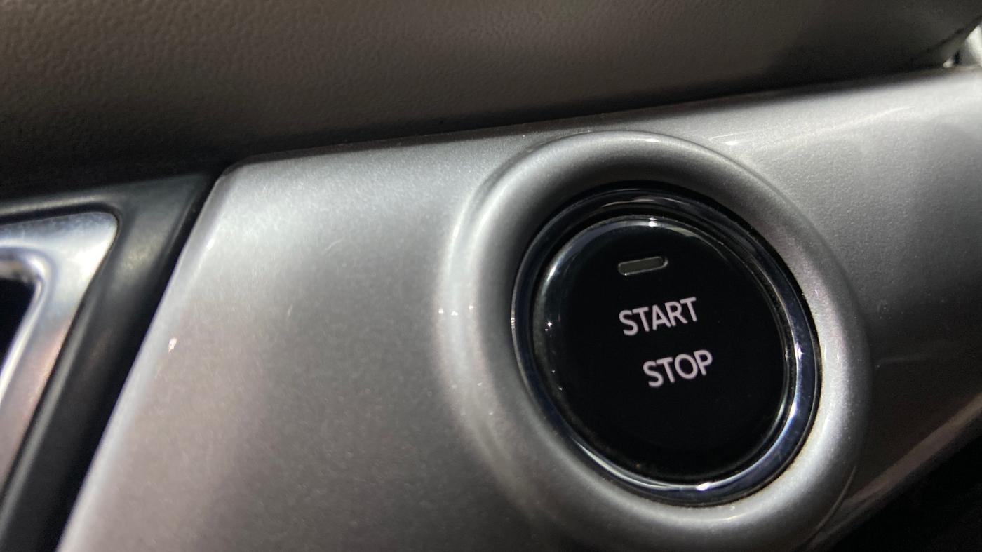 2021 Mahindra XUV700 AX 7 LUXURY D AT 7 STR, Diesel, Automatic, 75,523 km, Keyless Start/ Stop Button