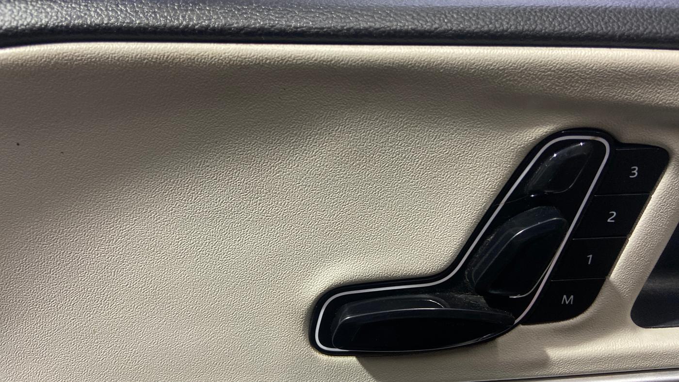 2021 Mahindra XUV700 AX 7 LUXURY D AT 7 STR, Diesel, Automatic, 75,523 km, Driver Side Adjustment Panel